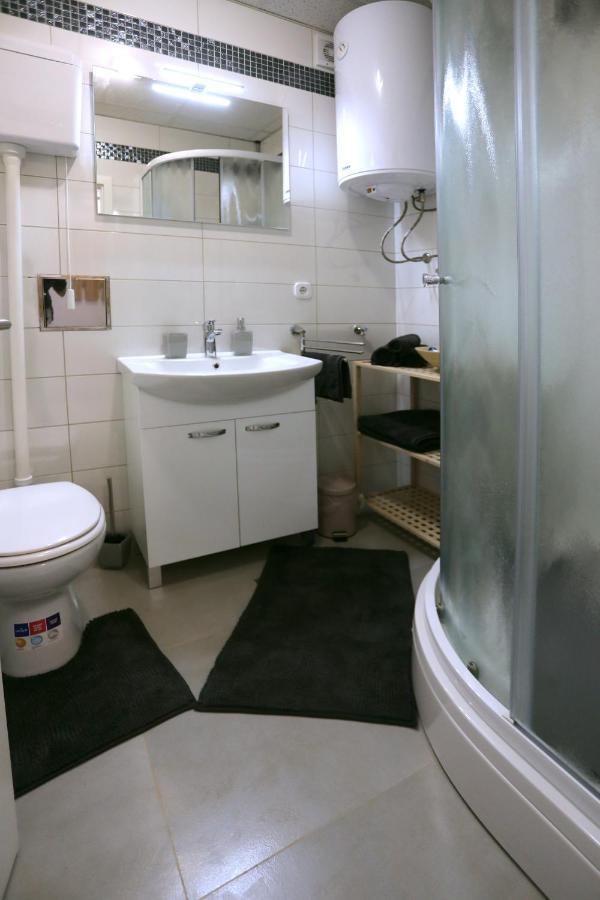 Studio Apartman Ana Osijek Exterior foto